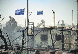 Grecia lucha contra los incendios sin control en Rodas, Corfú, Eubea y el Peloponeso
