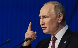 Putin ratifica la ley que prohíbe las cirugías de reasignación de sexo en Rusia