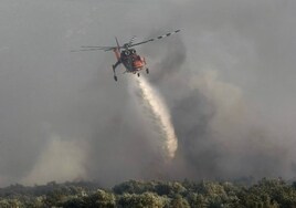 La cifra de víctimas mortales por los incendios en Grecia se eleva a 5 fallecidos