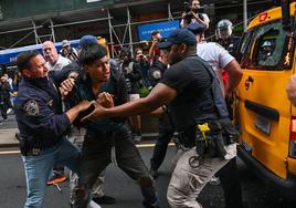 Caos en Manhattan y 65 detenidos en un acto publicitario de dos 'youtubers'