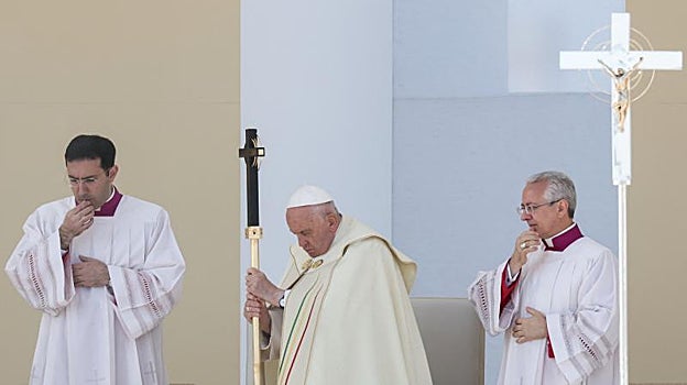 El Papa en el inicio de la eucaristía