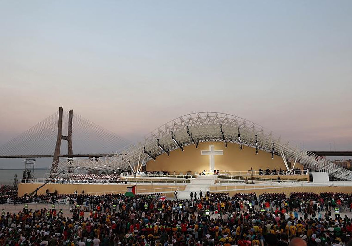 Un millón y medio de jóvenes han arropado a Francisco en la vigilia de la JMJ en Lisboa
