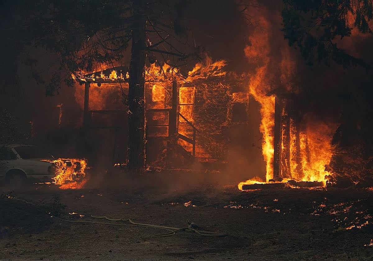 magen de archivo de un incendio forestal en Greenville, California.