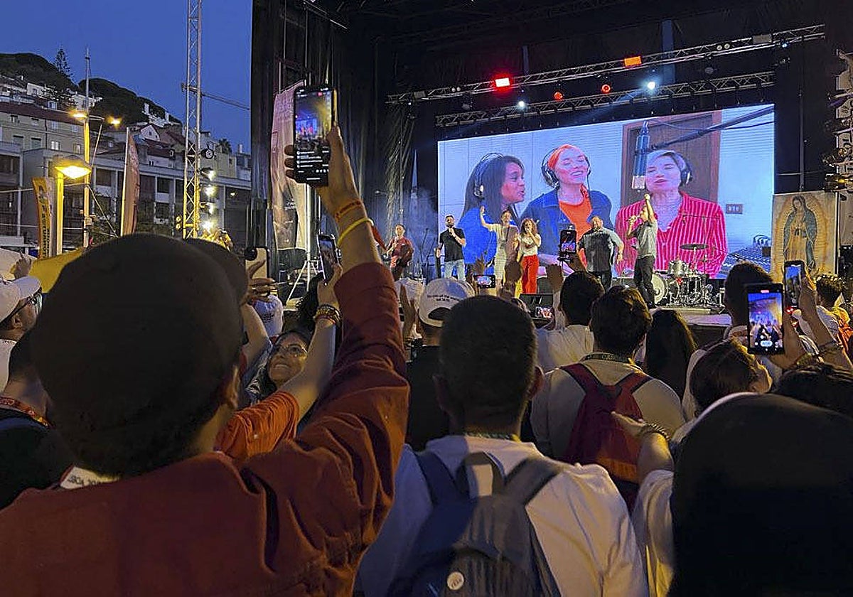 Jóvenes en el Primer Encuentro Mundial de Evangelizadores y Misioneros Digitales