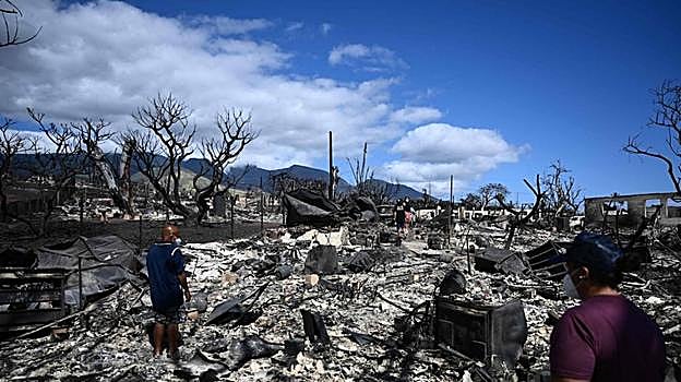 Las sirenas de alarma no sonaron cuando las llamas arrasaban la isla de Maui