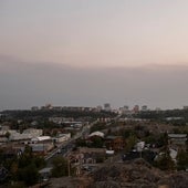 Ordenan evacuar una ciudad de 20.000 habitantes de Canadá por un incendio forestal: «Es una amenaza real»