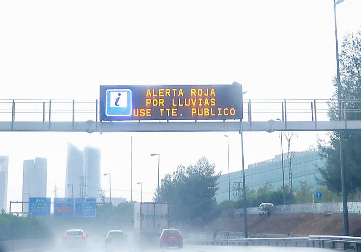 Carteles de alerta en las carreteras de la Comunidad de Madrid