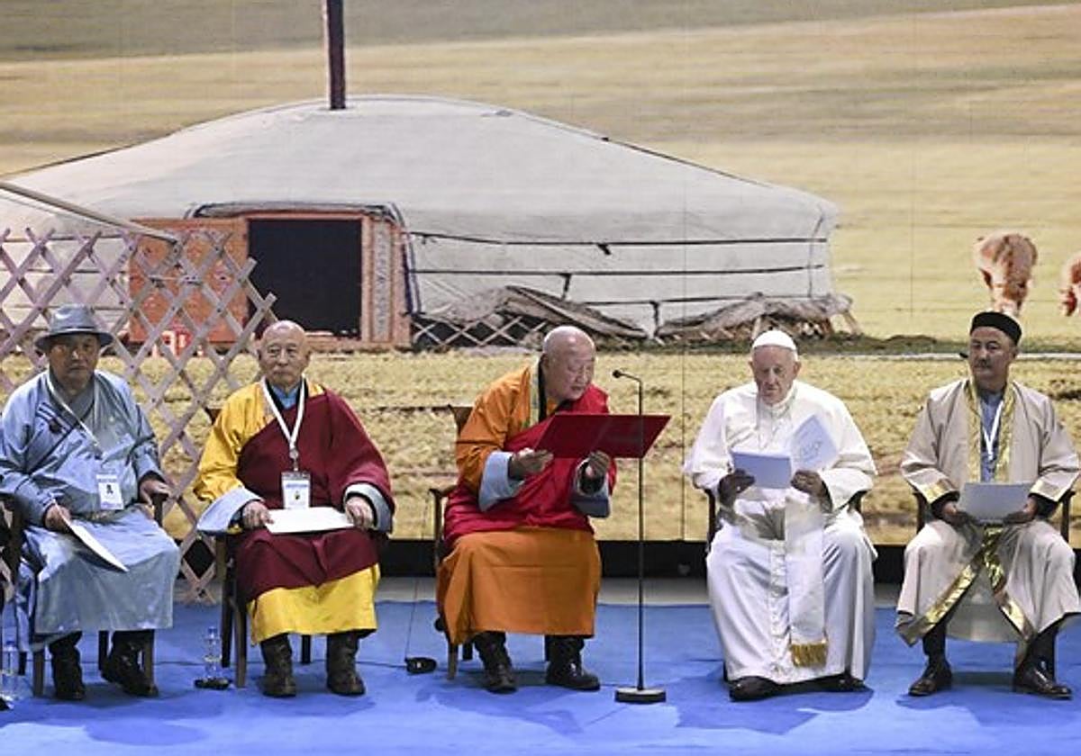 El papa Francisco afirma en Mongolia que las religiones están llamadas a ofrecer al mundo armonía ante los «tantos conflictos