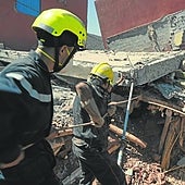 Viaje a la aldea donde el hedor a muerte llega a marear: «El Gobierno no ha aparecido por aquí, estamos solos»