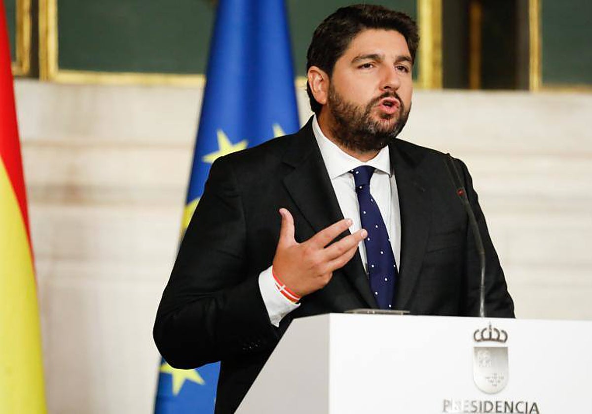 El presidente de la Región de Murcia, Fernando López Miras, durante el discurso de investidura