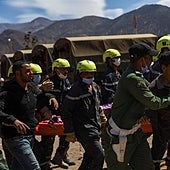 Rescatistas españoles: «Hay mucho caos, a la UME le dieron un autobús para llegar y se quedó tirada rumbo a las poblaciones afectadas»