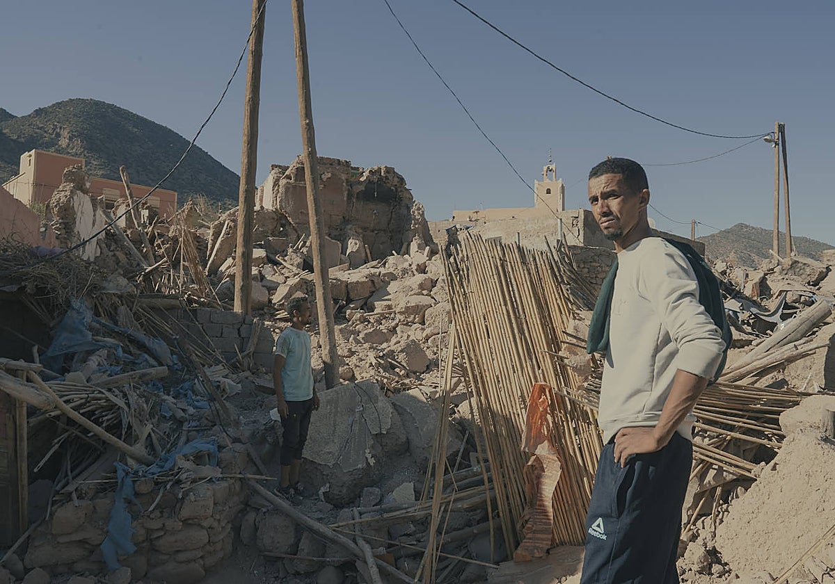 Safian, en uno de los 'duar' donde han rescatado cuerpos