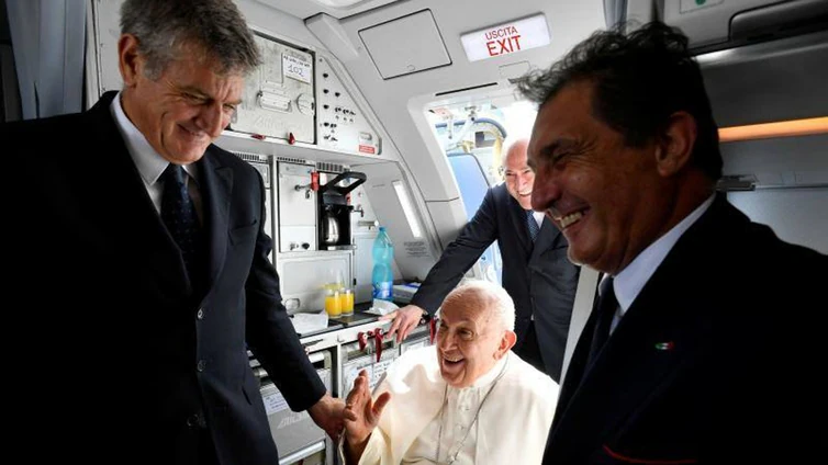 El Papa aterriza en Marsella: «Espero tener la valentía de decir todo lo que quiero decir»