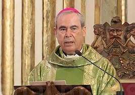 El obispo de Málaga rompe su silencio una semana después para mostrar su «repulsa» a cualquier «vejación o abuso a la mujer»