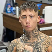 La lección de Nano, el chico viral con dos trabajos, sobre la educación de su hermana pequeña: «Hay que ser niños»