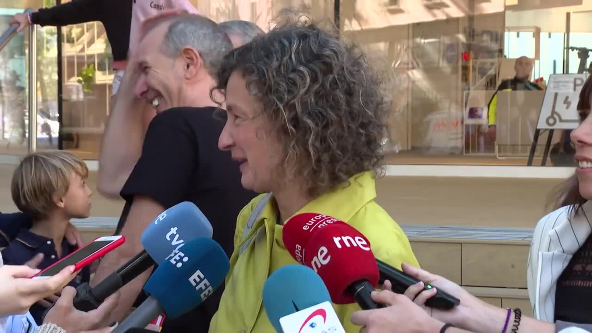 Barcelona inaugura un semáforo con Mortadelo y Filemón en honor al historietista Francisco Ibáñez