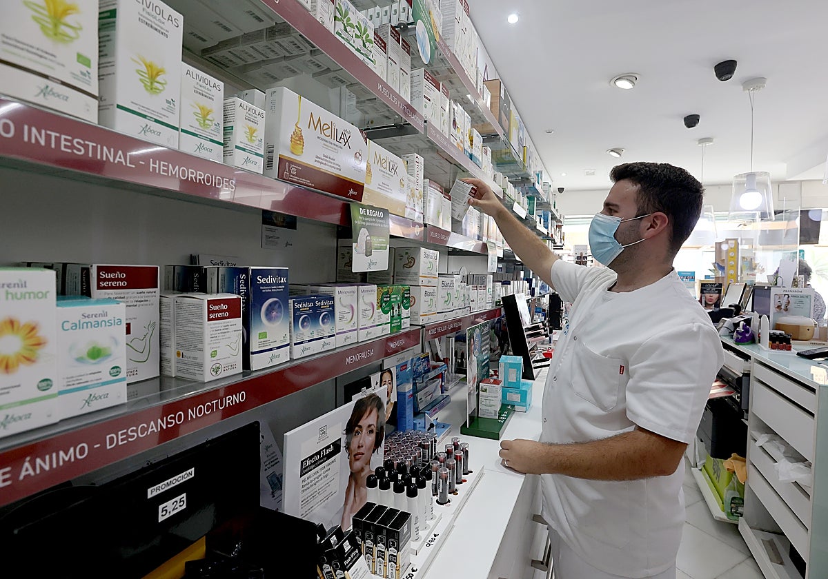 La revisión del precio de medicamentos afectará a 17.000 fármacos