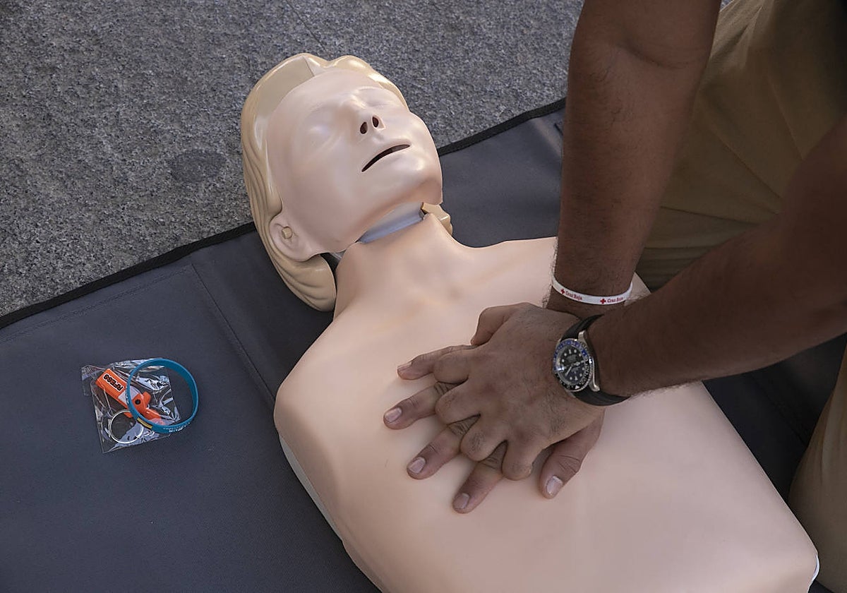 Taller de iniciación de maniobras de reanimación cardiopulmonar (RCP)