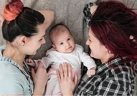 Las familias LGTBI+ ingresan un 20% menos anualmente que el resto en España