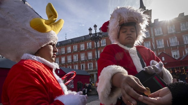 18 años siendo Mickey Mouse: la vida secreta de los peluches de ciudad