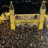 Apocalipsis zombie por Navidad: ciudades y pueblos de toda España colapsan para ver las luces