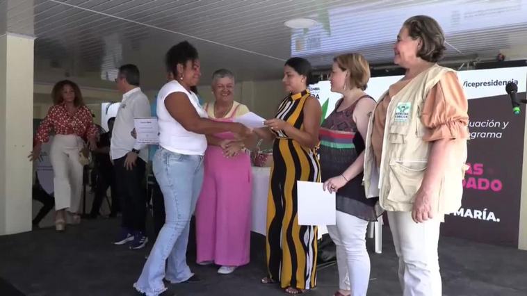 Colombia certifica a 400 cuidadoras para reconocer a las personas que hacen esta labor