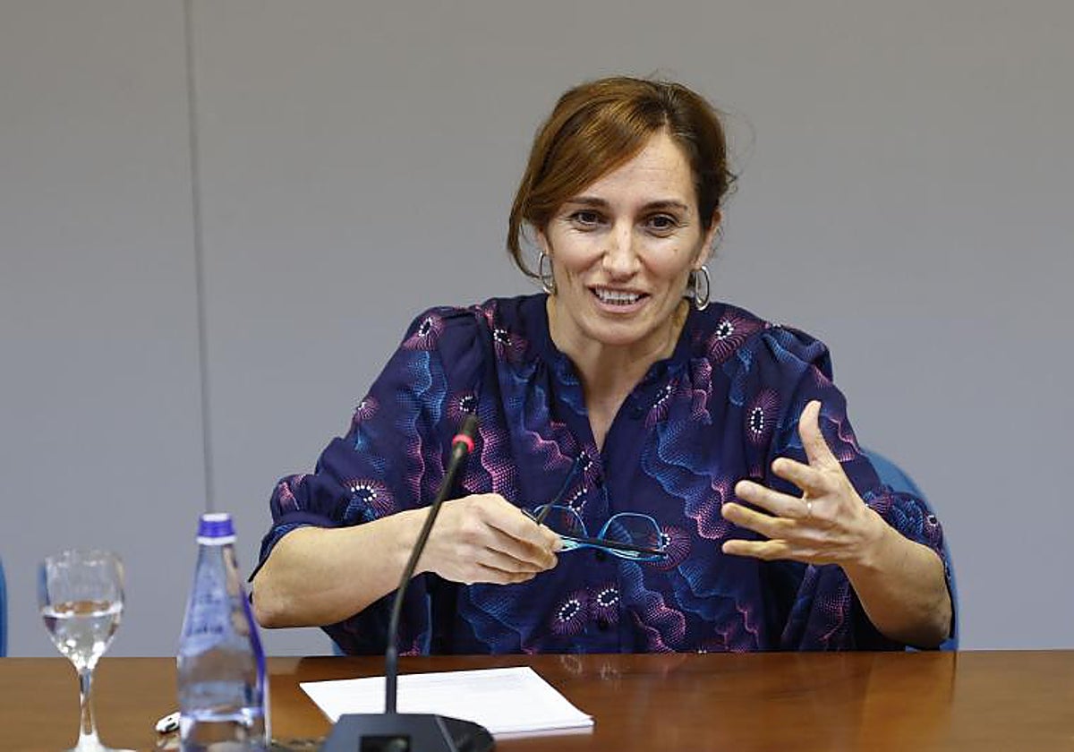 La ministra de Sanidad, Mónica García