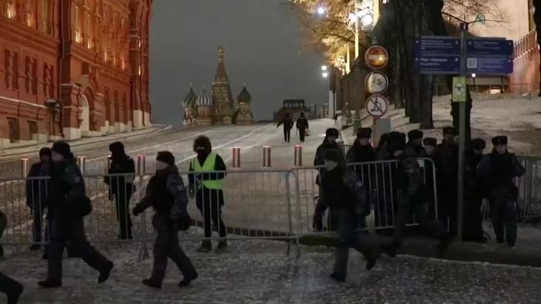 Moscú celebra el año nuevo con una Plaza Roja desierta