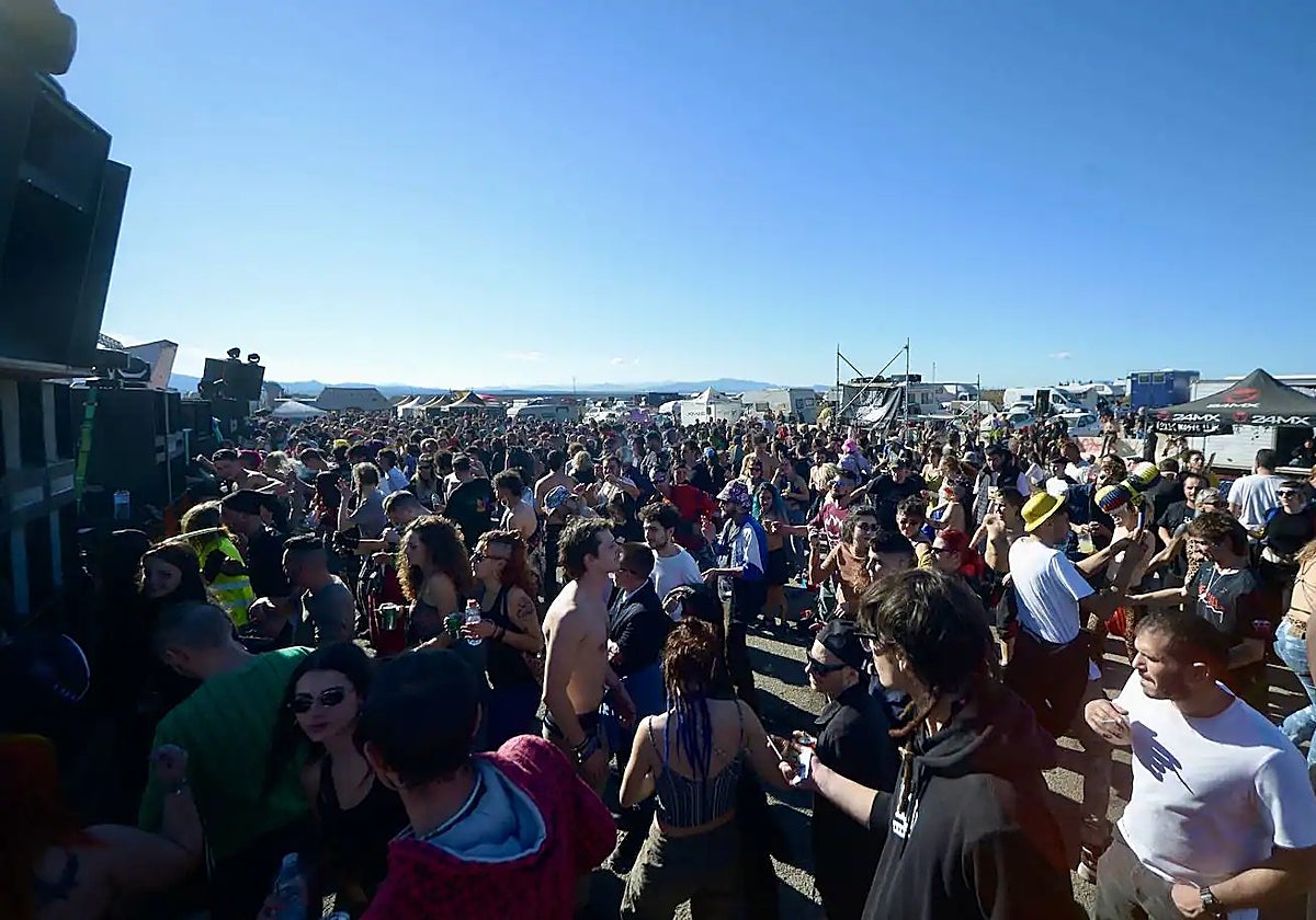 La 'rave' ilegal en Fuente Álamo, Murcia