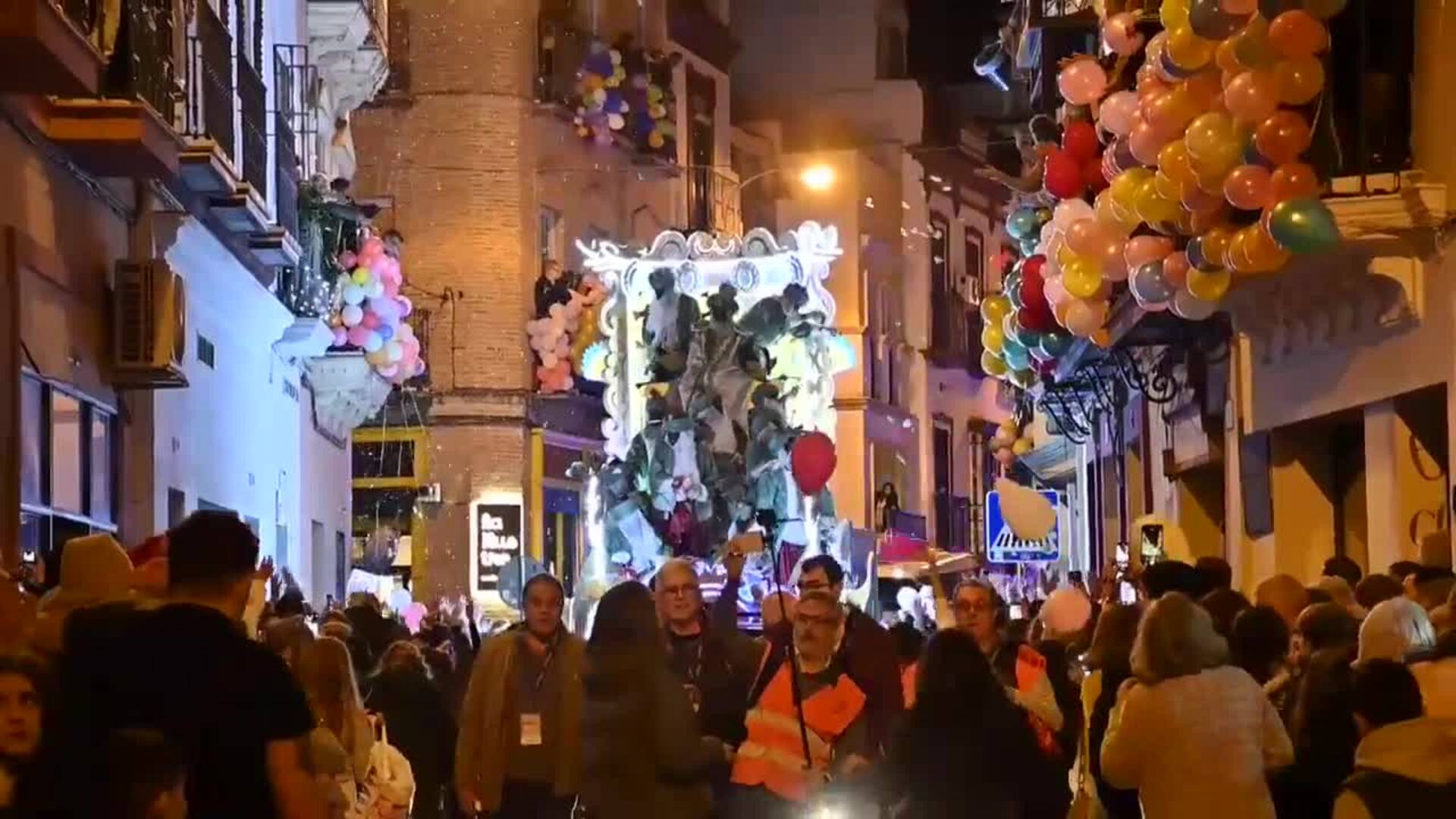 El "traje de torero" de Baltasar en Sevilla no deja indiferente ...