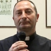 Excomulgan a un sacerdote italiano por blasfemia al decir que el cónclave que eligió a Francisco no fue válido