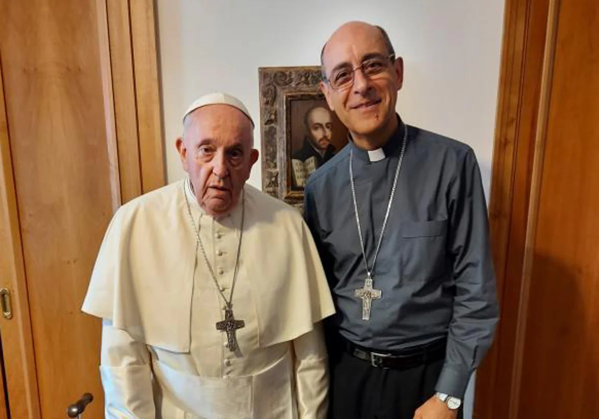 'Tucho' Fernández, junto al Papa Francisco, en una foto que publicó en sus redes sociales días antes de que se anunciara su nombramiento
