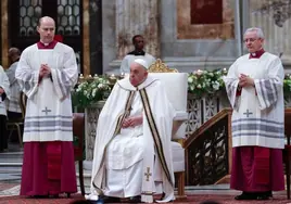 El Papa retoma la polémica de la bendición a homosexuales: «No se consagra la unión, sino a las personas que la han solicitado»