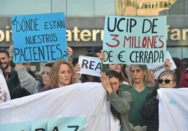 Las familias afectadas por la polémica UCI del Hospital La Paz reúnen más de 100.000 firmas para evitar su cierre