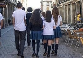 ¿Qué te parece que se prohíba la falda en el uniforme de las niñas en varios colegios?