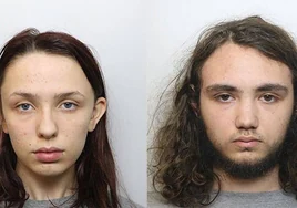 Dos adolescentes son condenados por el «sádico» asesinato con un cuchillo de caza a una joven 'trans' de 16 años