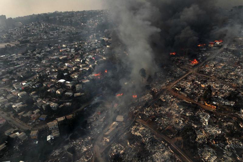 Vista de la localidad de Viña del Mar, una de las que más está sufriendo los efectos de los incendios