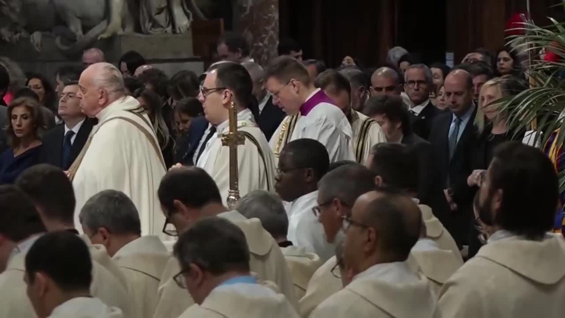 El papa y Milei se saludaron con un abrazo tras la canonización de &quot;Mama Antula&quot;