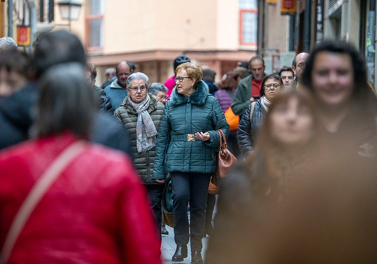 España bate otro récord de población, que supera ya los 48,5 millones de habitantes