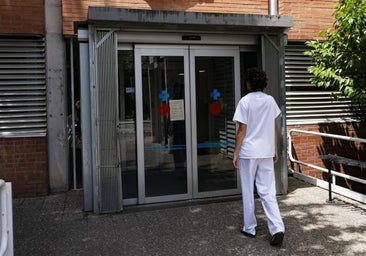 De 2.000 euros en Navarra a más de 3.000 en Murcia: lo que gana un médico de hospital según donde trabaja