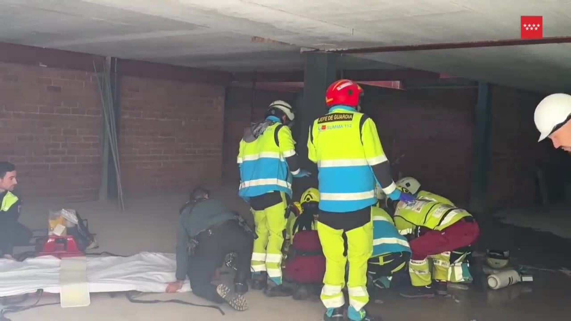 Herido muy grave un obrero tras caer desde tres metros de altura en ...