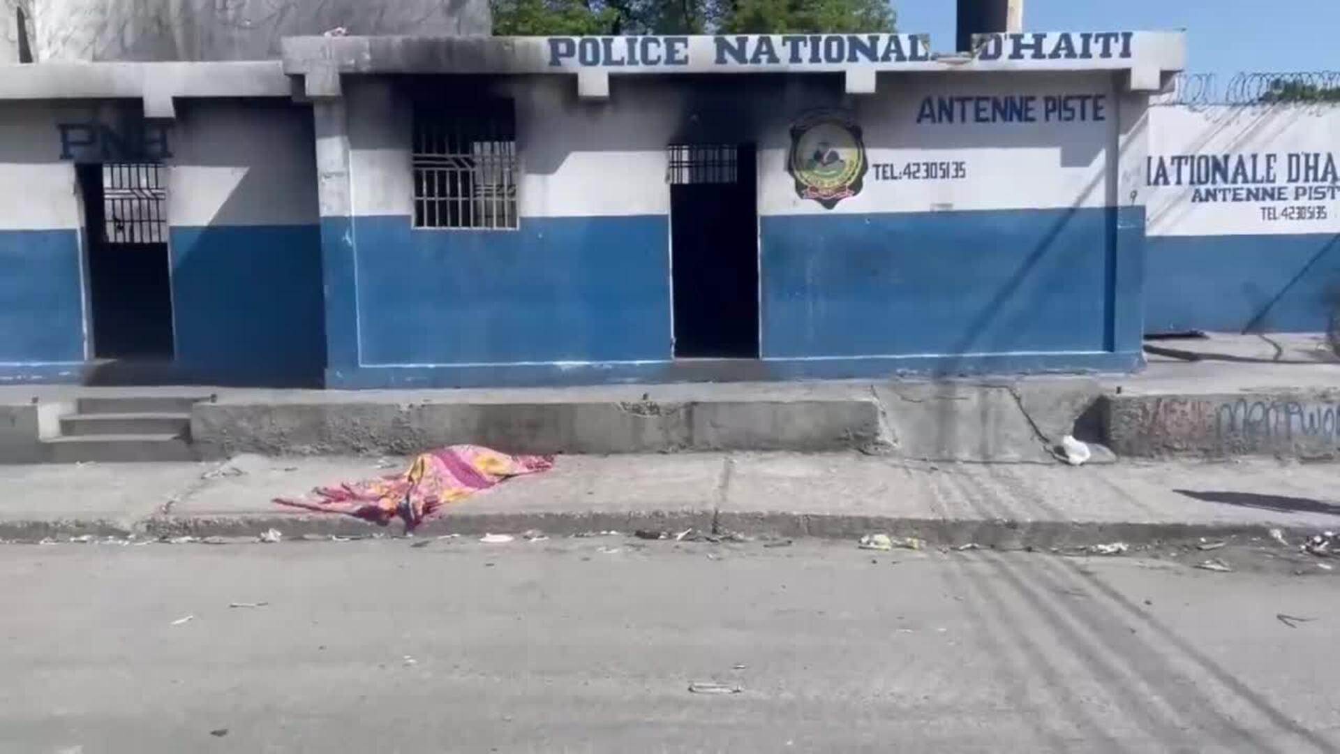 La Poblacion De Puerto Príncipe Intenta Recuperar La Normalidad