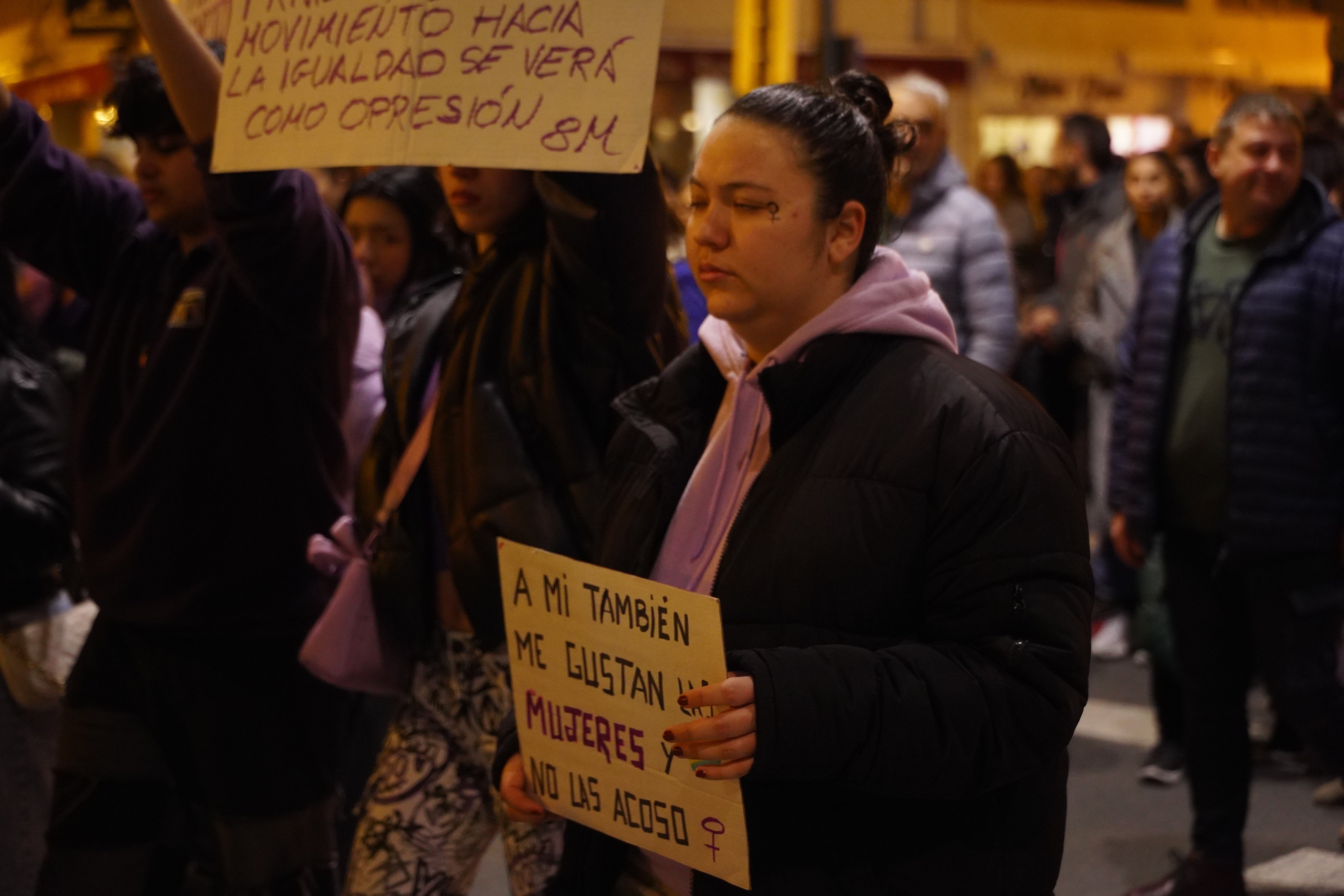 Varias mujeres durante la manifestación en Logroño