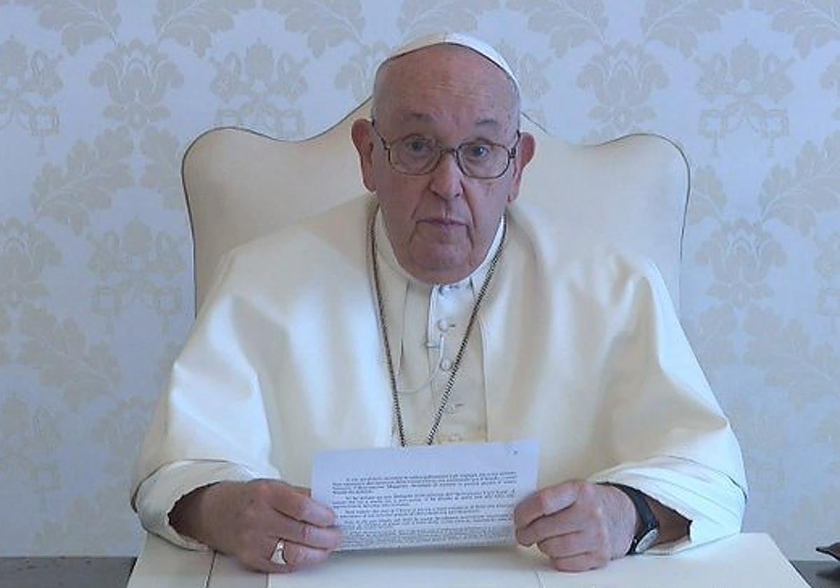 El Papa Francisco durante su intervención por videollamada en el Pregón de Semana Santa de Mérida