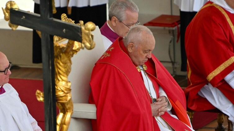 El Papa no lee la homilía del Domingo de Ramos y se cumplen cuatro semanas sin que lea discursos largos
