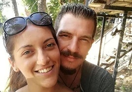 «Los coches patrulla no son taxis», la respuesta de un policía griego a una mujer antes de ser acuchillada por su ex