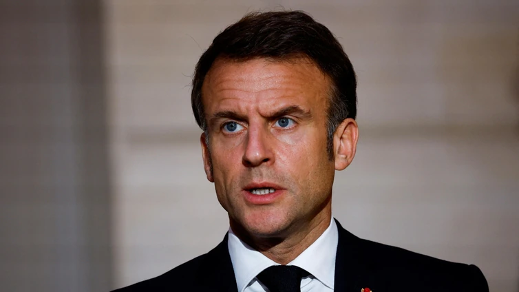 Macron presenta su plan de 'ayuda a morir' que abre la vía para legalizar la eutanasia en Francia