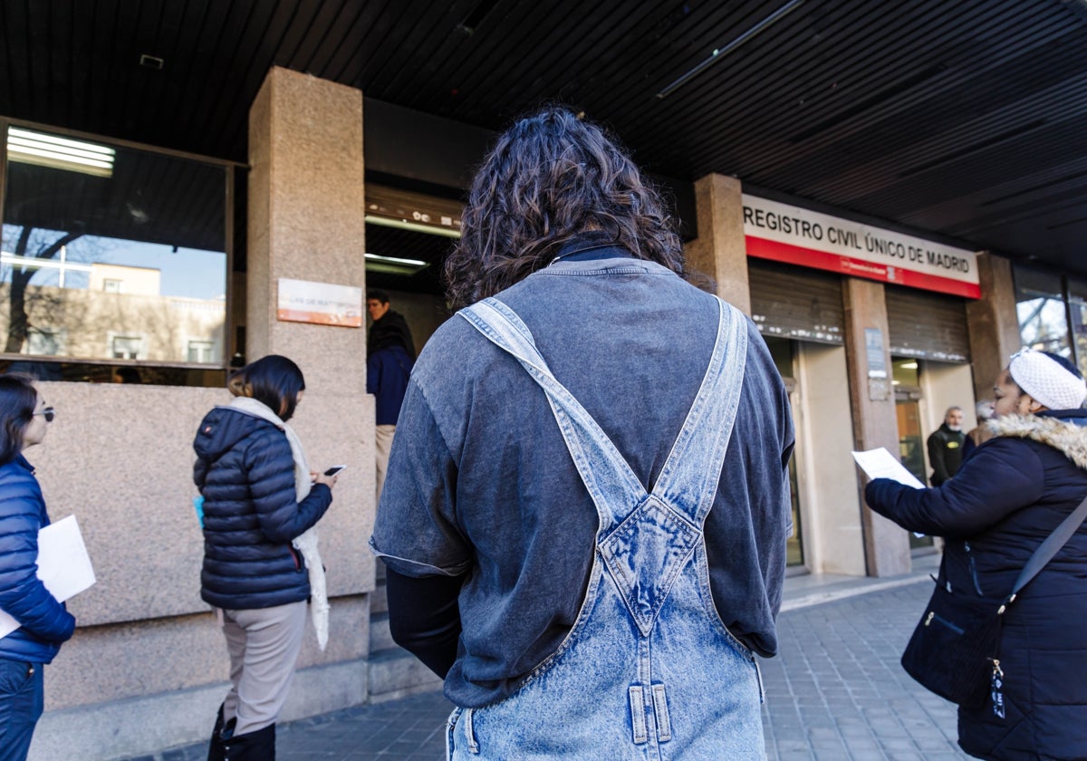 Entrada del Registro Civil de la calle Pradillo, a 2 de marzo de 2023. Los españoles de más de 16 años puEden cambiar desde entonces su nombre y su sexo en el Registro Civil