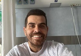 Álex García, repatriado en un avión militar desde Tailandia, sale de la UCI: «Estoy que me como el mundo tras ver a los niños después de casi 3 meses»