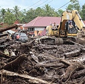 Las inundaciones en Indonesia dejan 50 muertos y 27 desaparecidos
